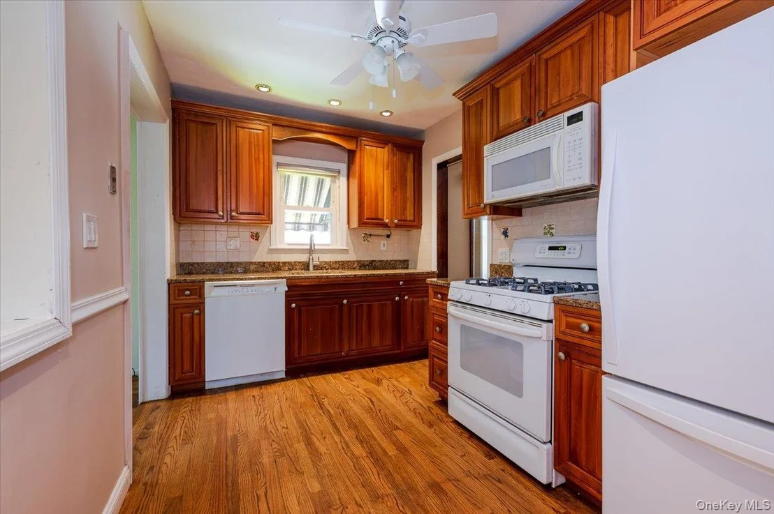 Photo of 715 Iris Street
