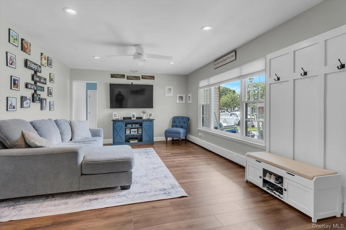 Photo of 92 Sequoia Way