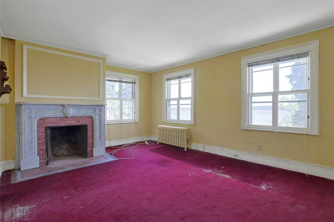 Photo of 225 River Road
