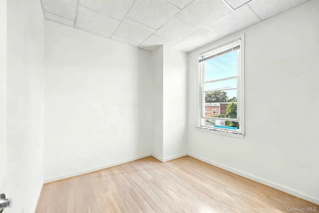Photo of 6016 69th Lane