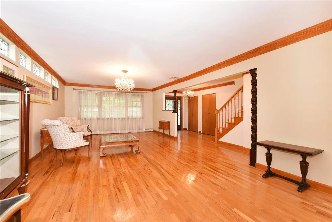 Photo of 41 Grassy Pond Drive
