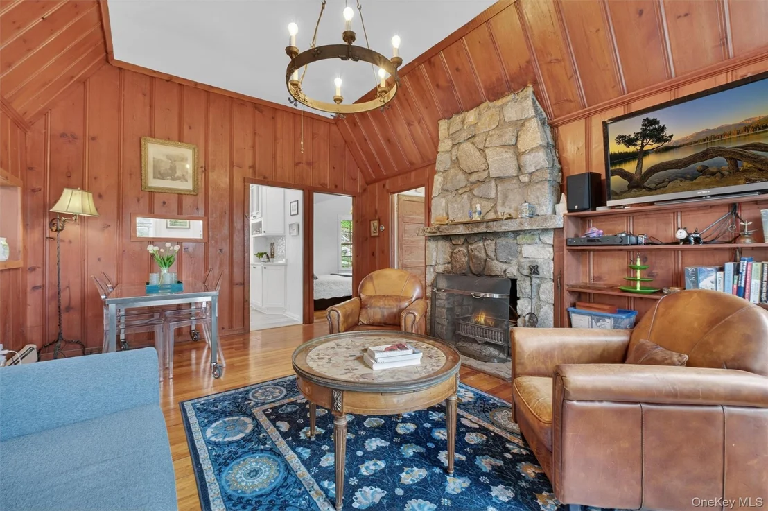 Photo of 115 Tanglewylde Road