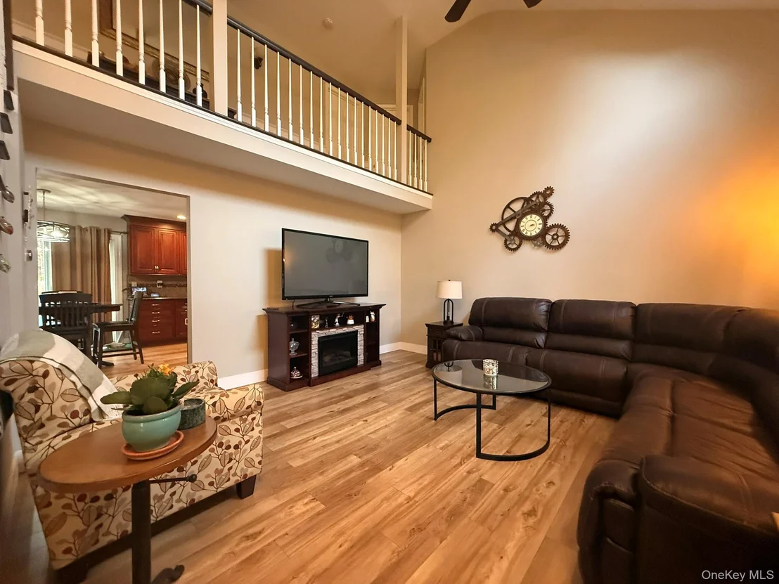 Photo of 40 Winnecomac Circle