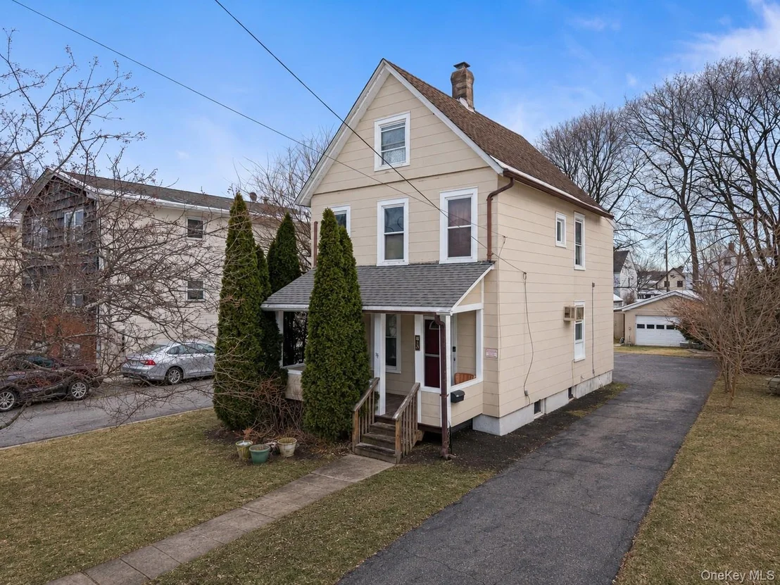 Photo of 19 W Maple Avenue