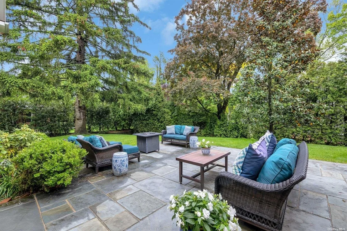 Photo of 325 Trumbull Road