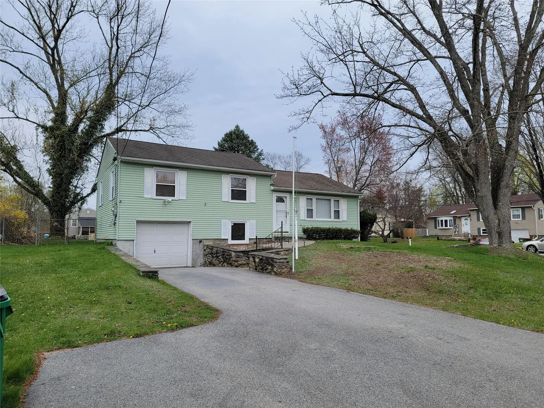 Photo of 1 Jefferson Road