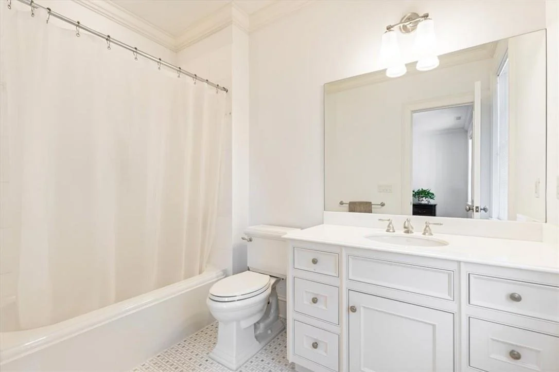 Photo of 20 Colonial Road