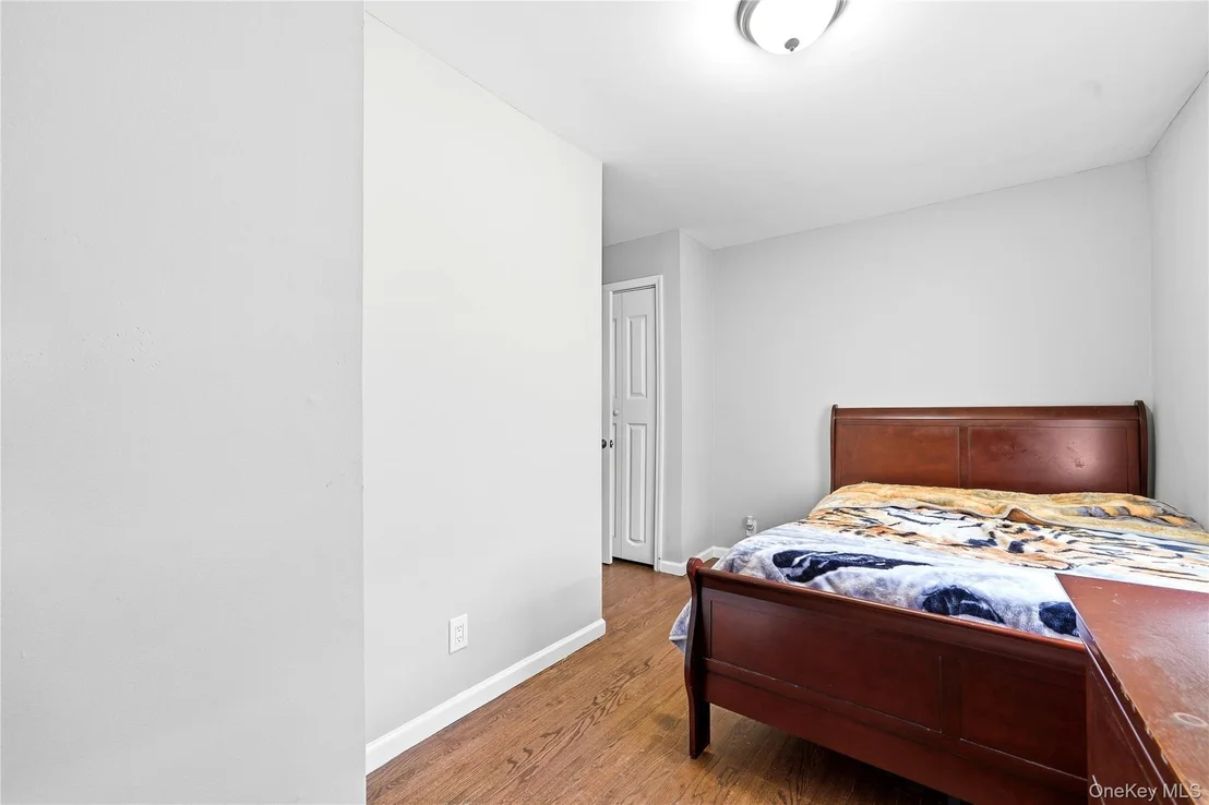 Photo of 949 Taylor Avenue