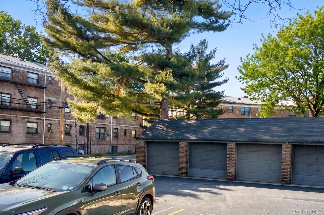 Photo of Unit 3F at 46 Terrace Circle