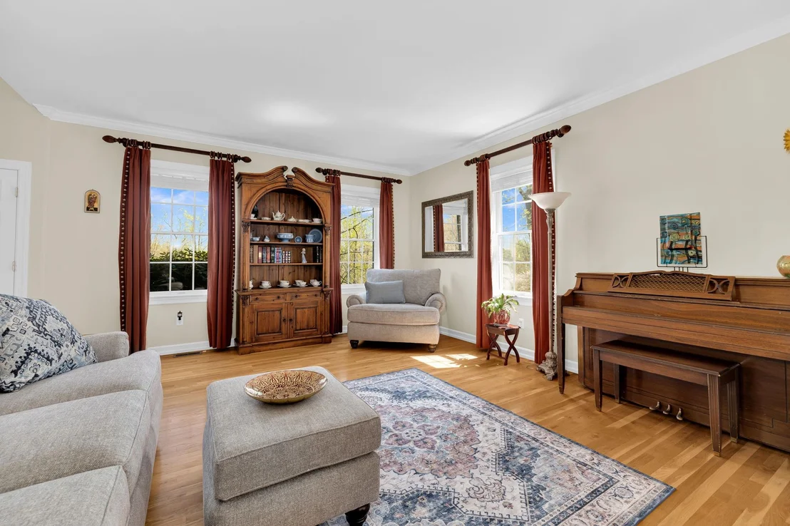 Photo of 10 Fieldstone Drive