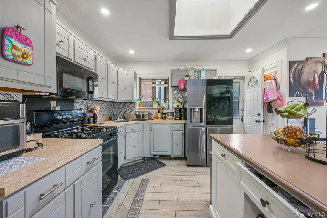 Photo of 87 Biltmore Drive