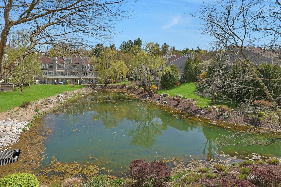 Photo of Unit 2E at 500 Pondside Drive