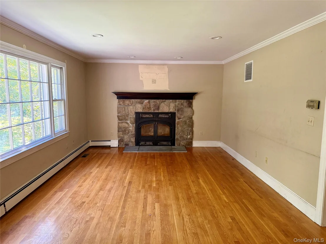 Photo of 23 Cliffside Lane