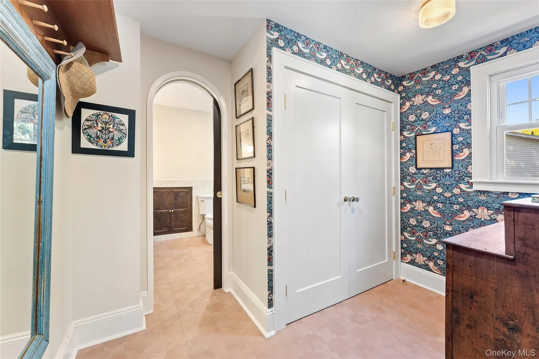 Photo of 81 Walgrove Avenue
