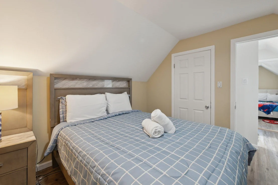 Photo of 991 Henhawk Road