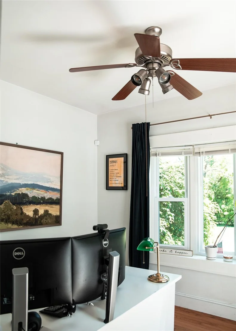 Photo of 222 Lakeside Road