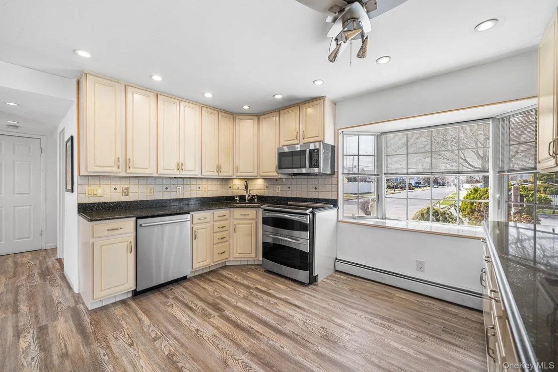 Photo of 116 Red Maple Drive N