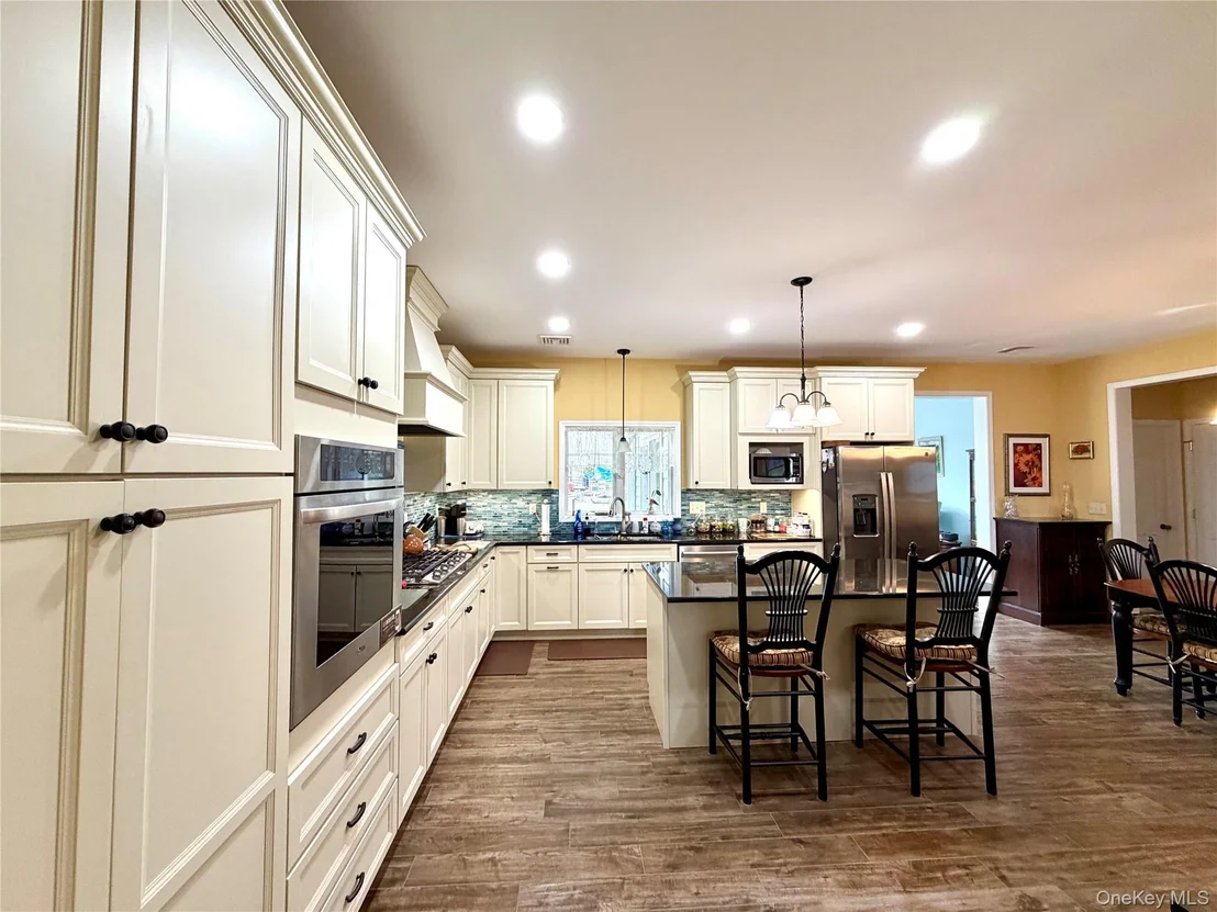 Photo of 155 Willow Tree Road
