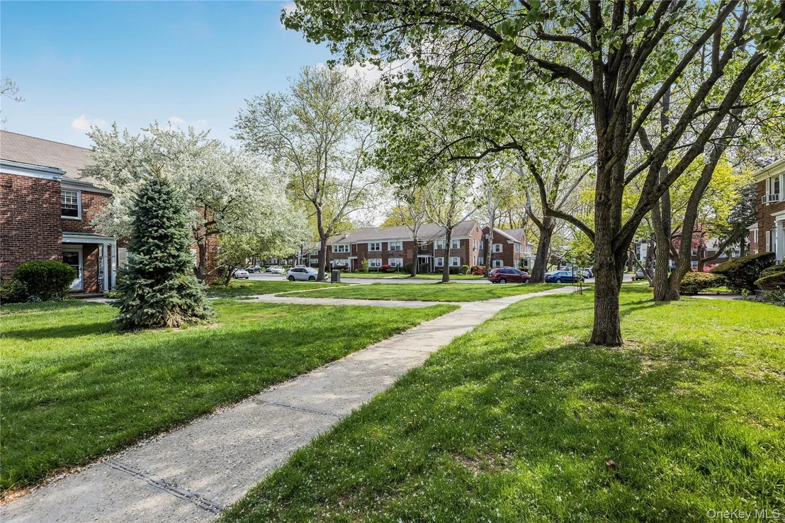 Photo of Unit 71 at 71 Lawrence Park Crescent