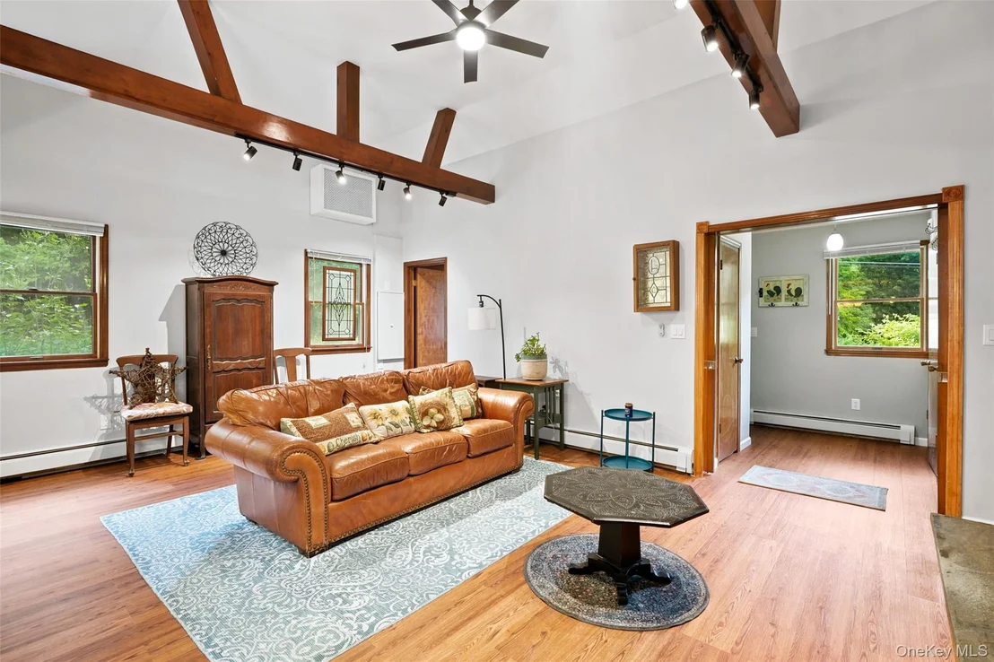 Photo of 9 Starview Avenue