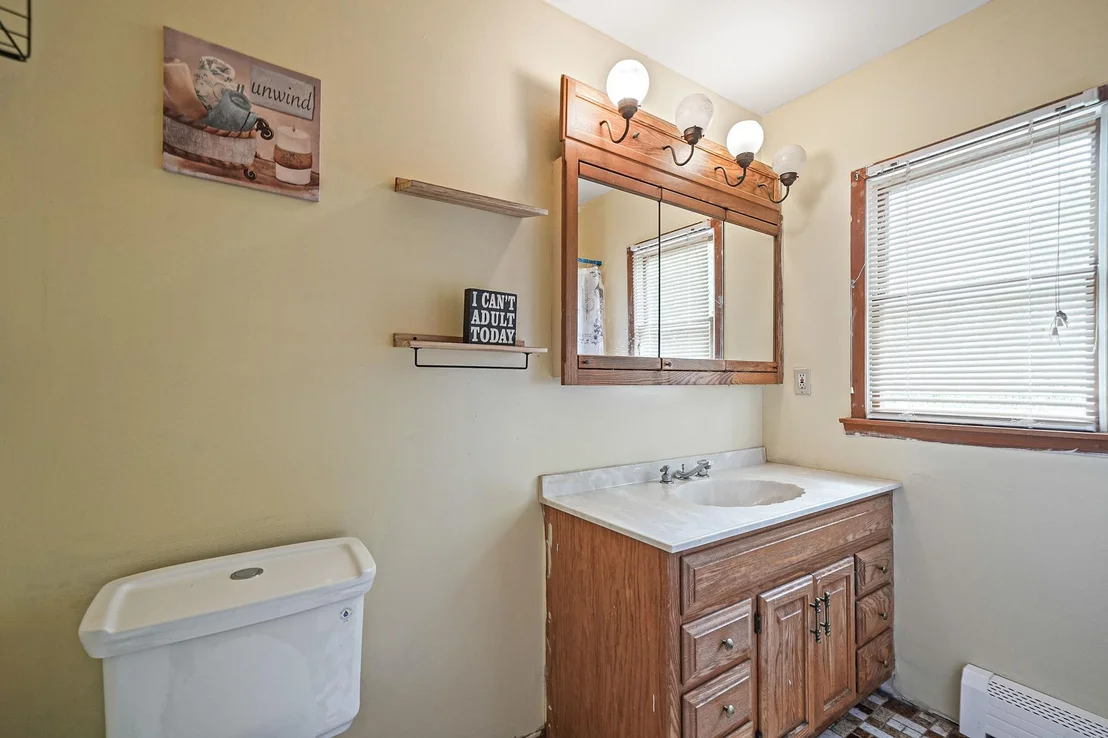 Photo of 2 Queen Drive