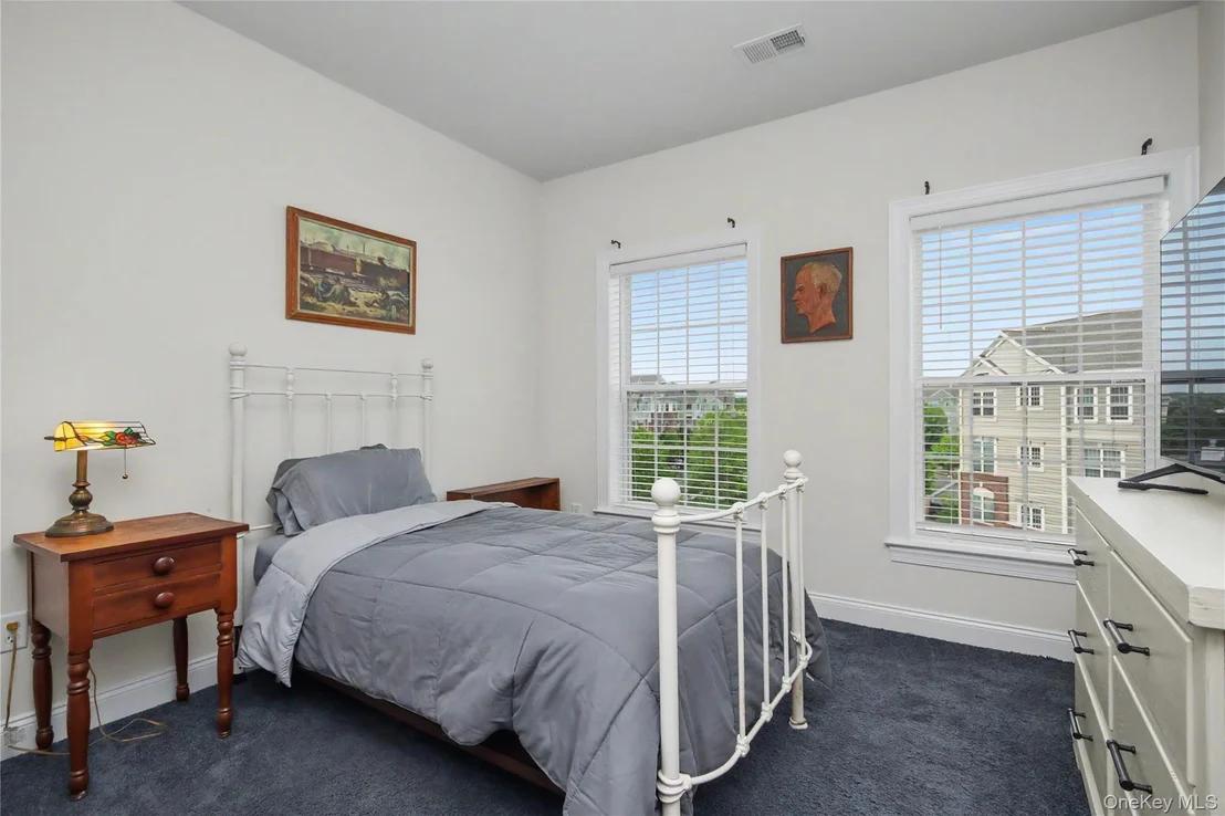 Photo of 541 Regency Drive
