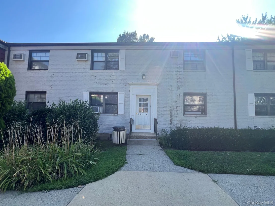 Photo of Unit B at 13714 68TH DRIVE