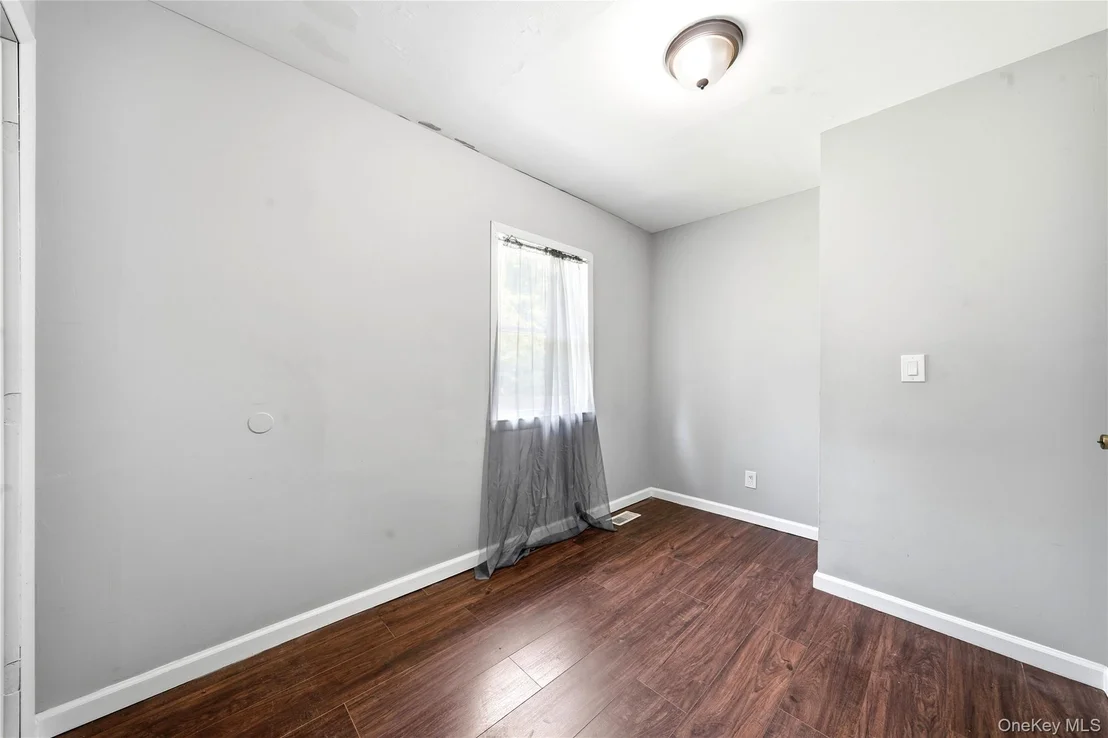 Photo of 949 Taylor Avenue