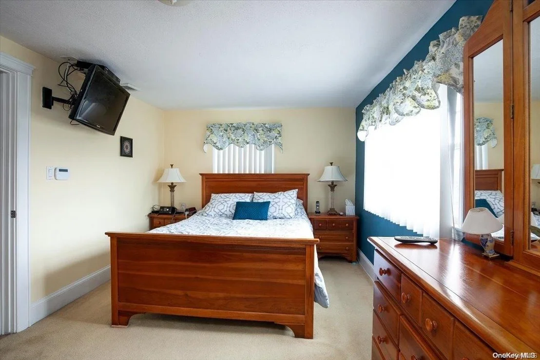 Photo of 46 Nassau Boulevard