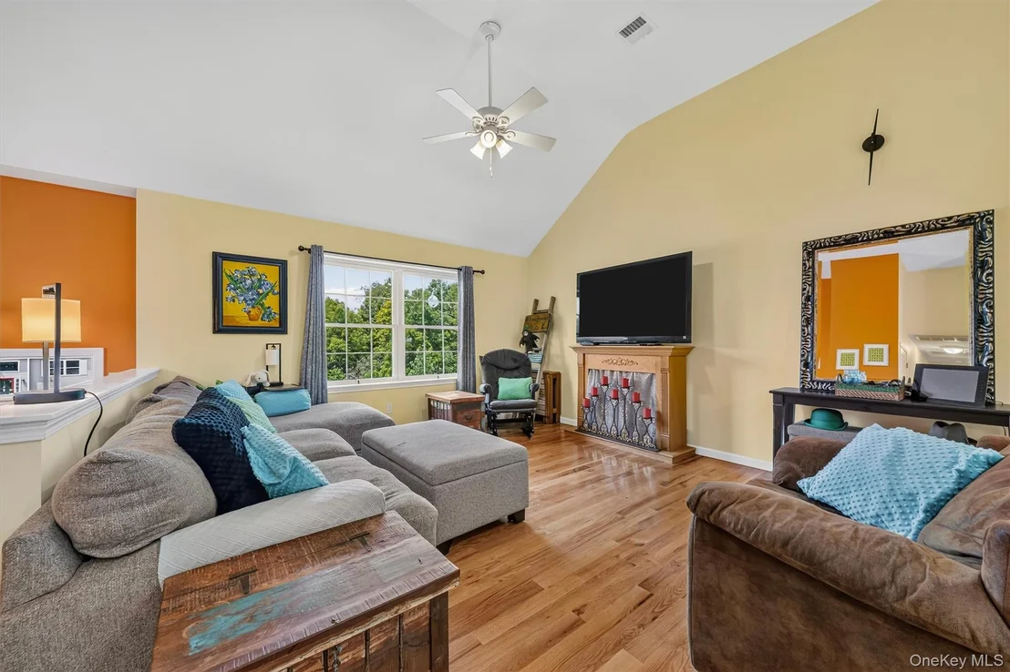 Photo of 1 Bell Way