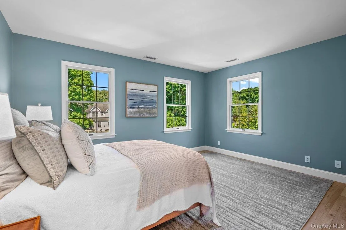 Photo of 64 Bradford Avenue