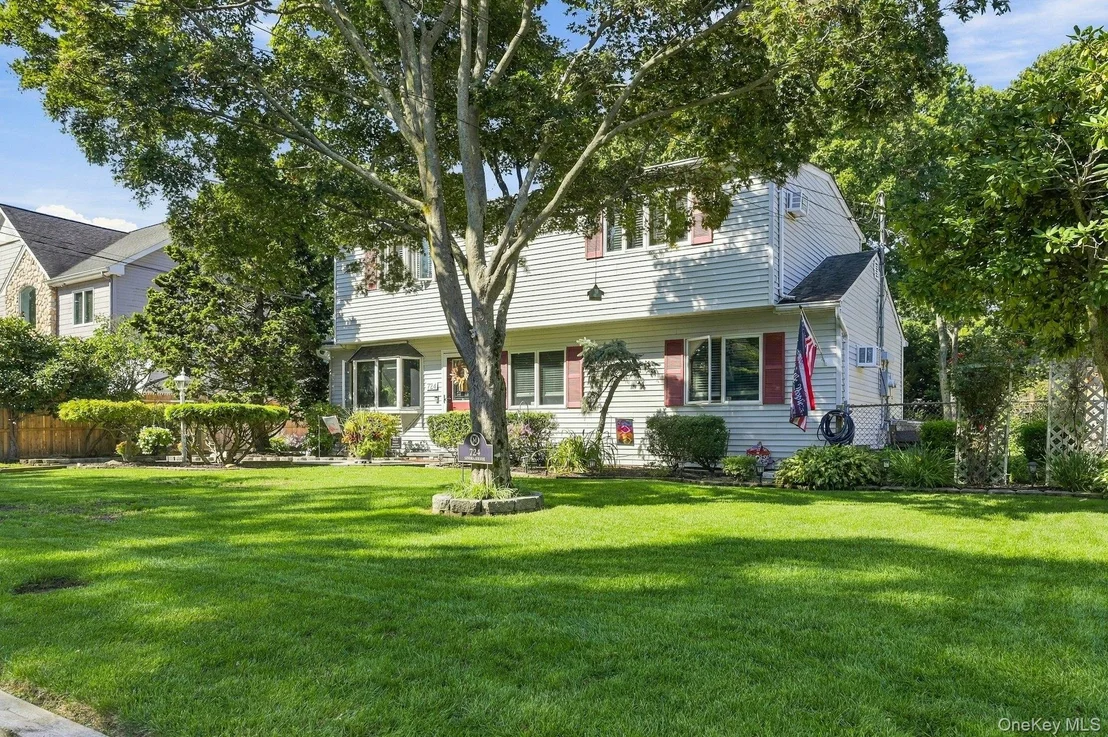 Photo of 724 Sandra Avenue