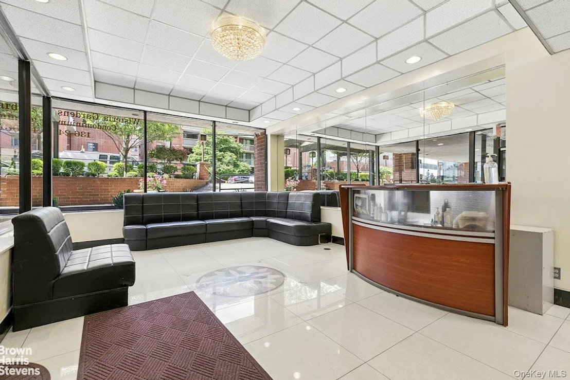 Photo of Unit 3D at 13624 Maple Avenue