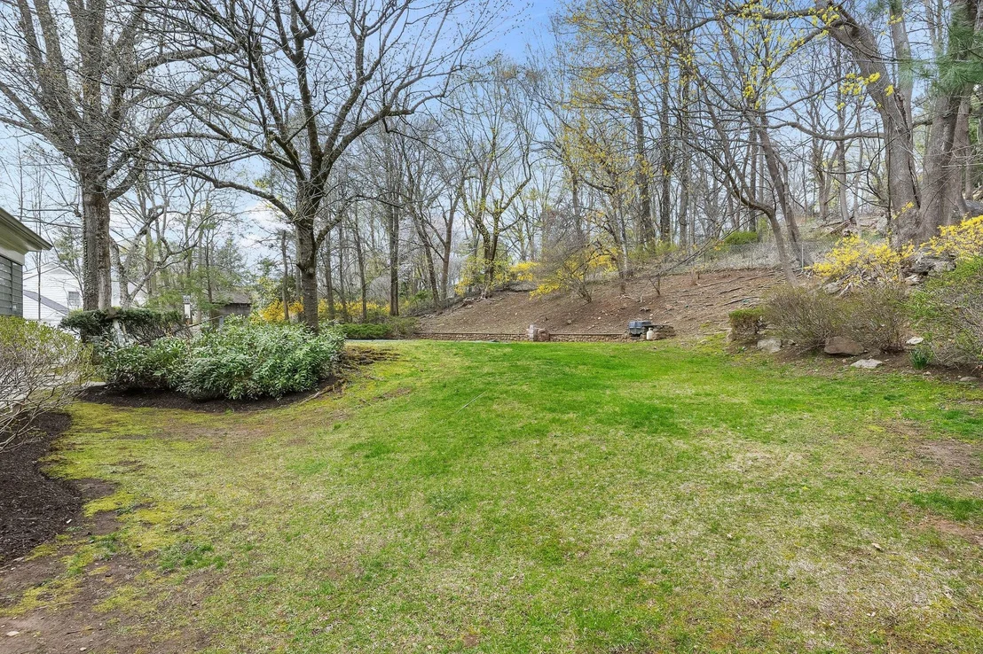 Photo of 23 Round Hill Road