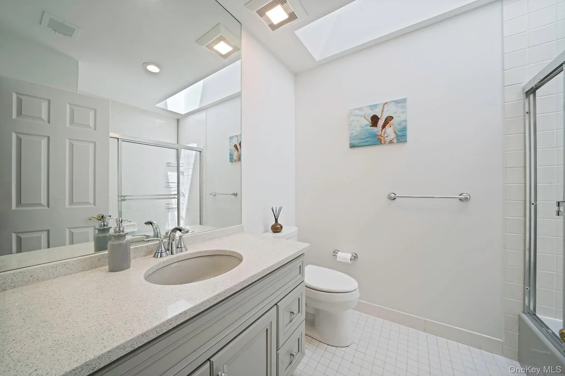 Photo of 86 Hamlet Drive