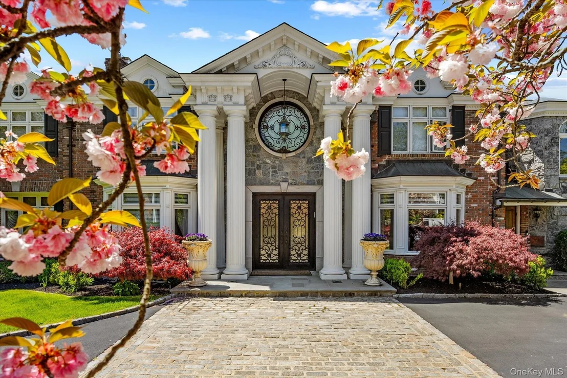Photo of 10 Hemlock Drive