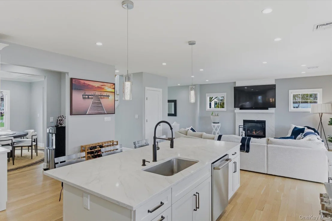 Photo of 240 Clocks Boulevard