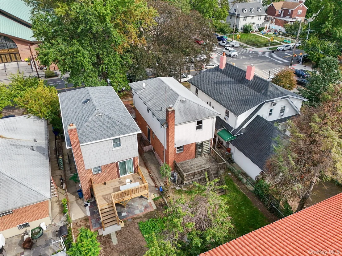 Photo of 32-28 Parsons Boulevard