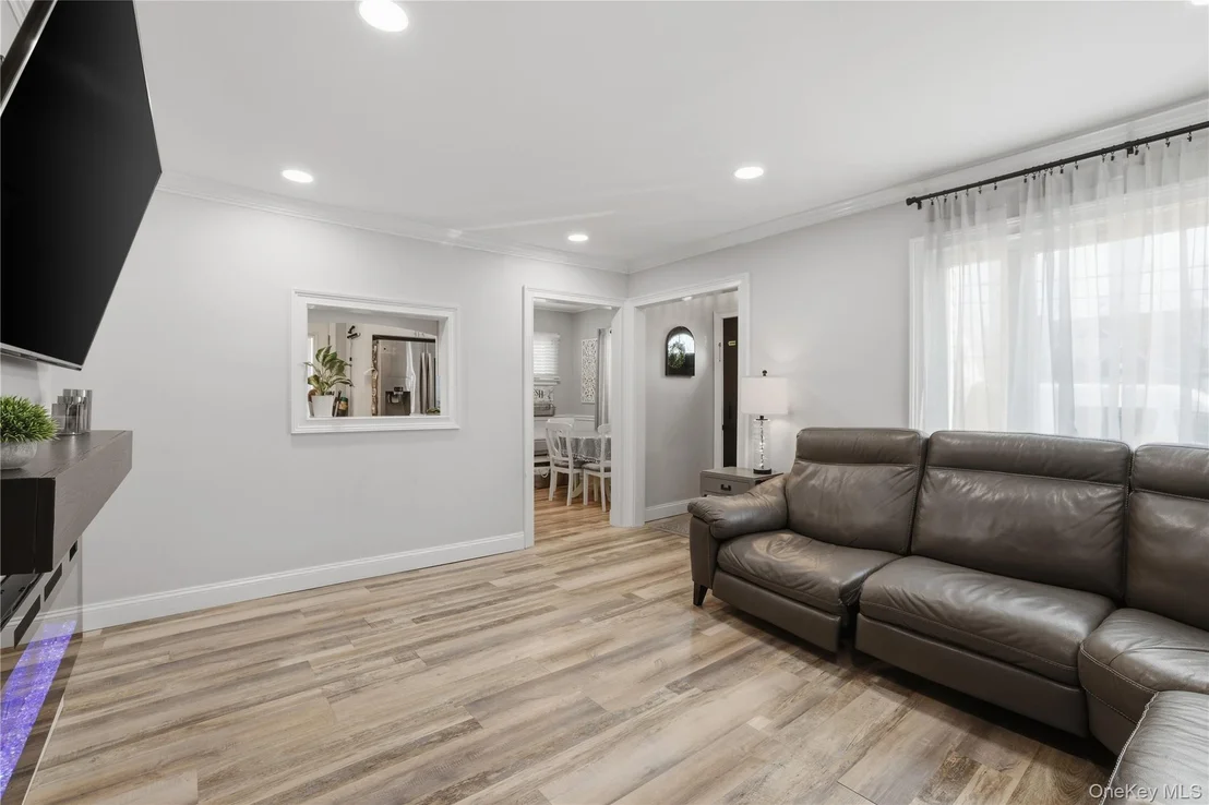 Photo of 215 Monroe Street