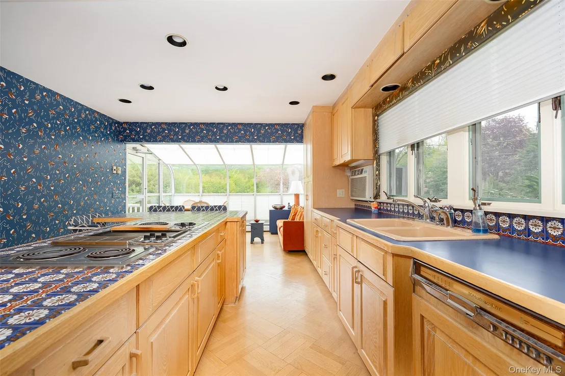 Photo of 42 Yates Boulevard