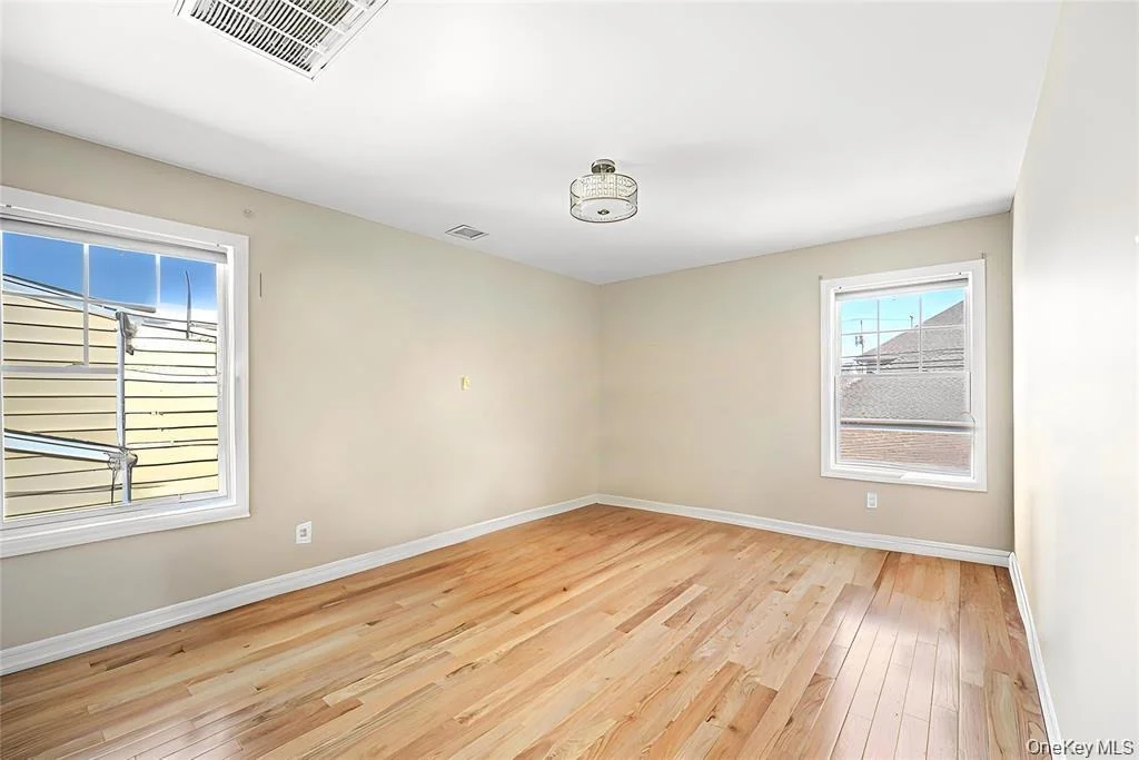 Photo of 253 Devonshire Drive