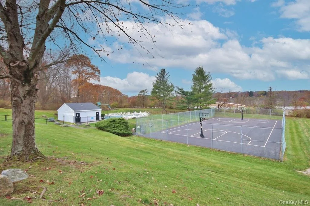 Photo of 902 Williamsburg Drive