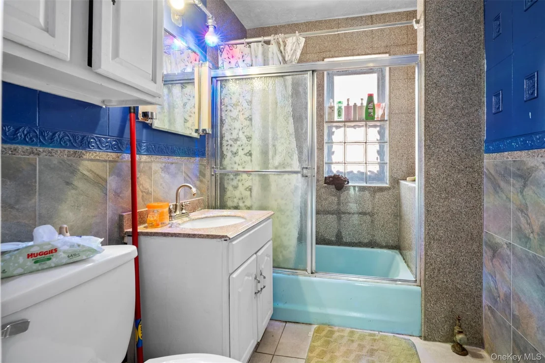 Photo of 871 Linden Boulevard