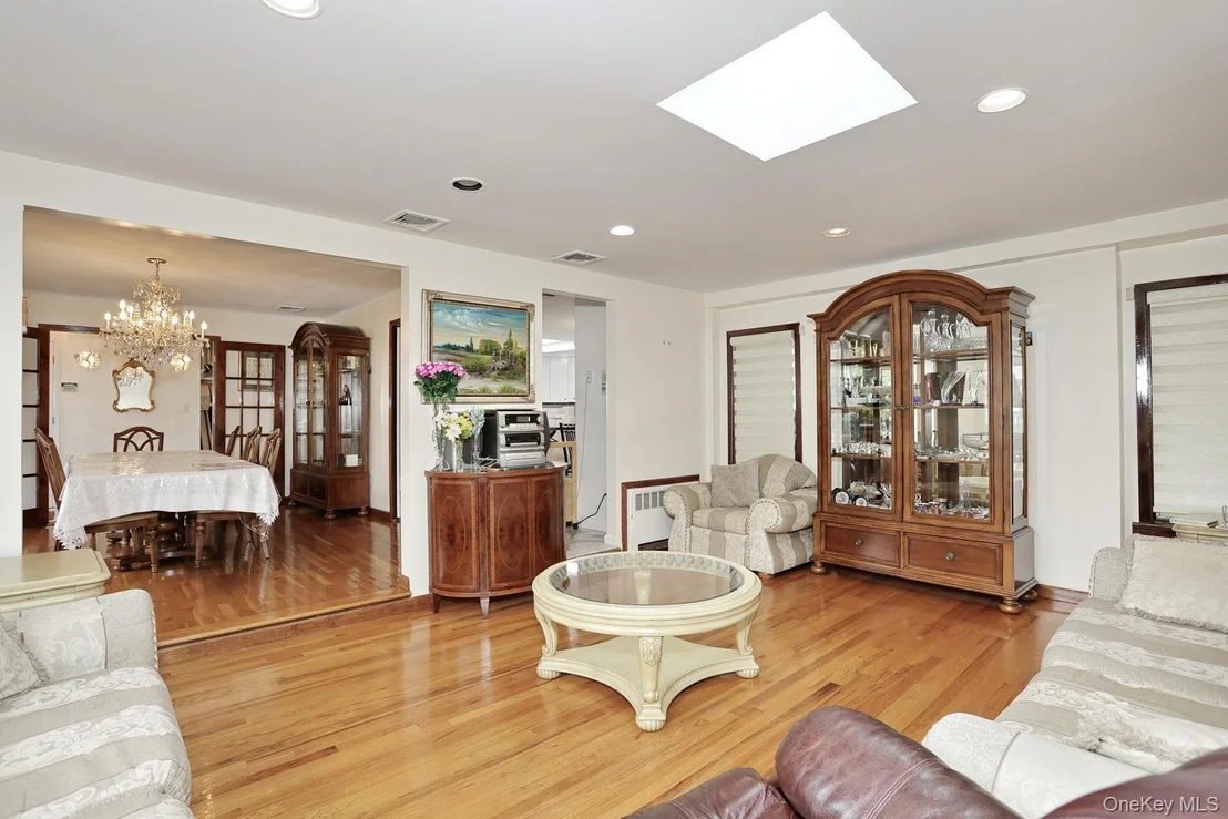 Photo of 10 Briarcliff Drive