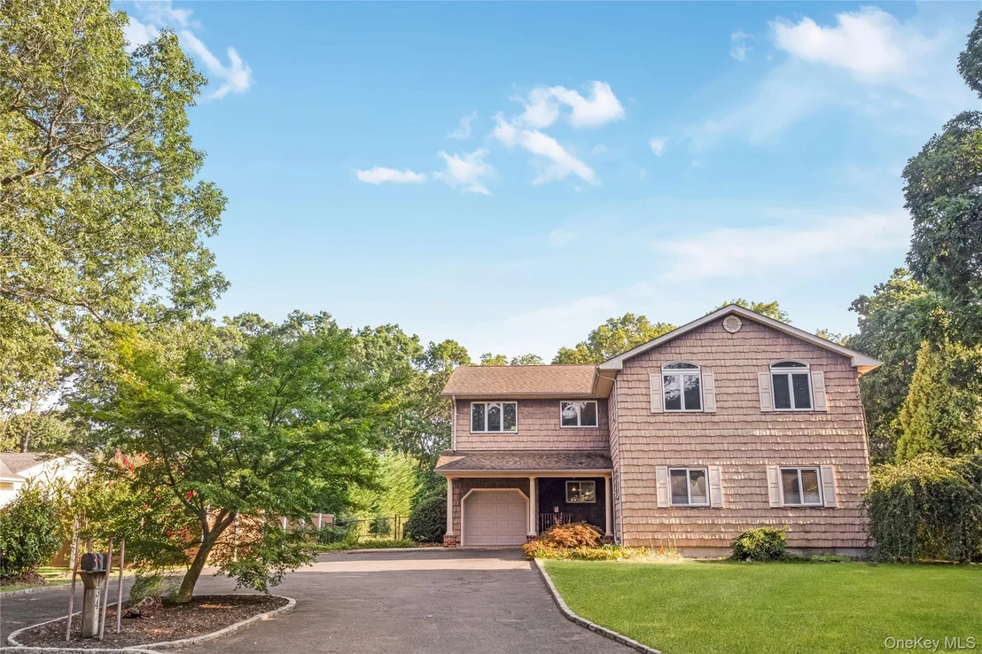 Photo of 1340 Spur Drive S