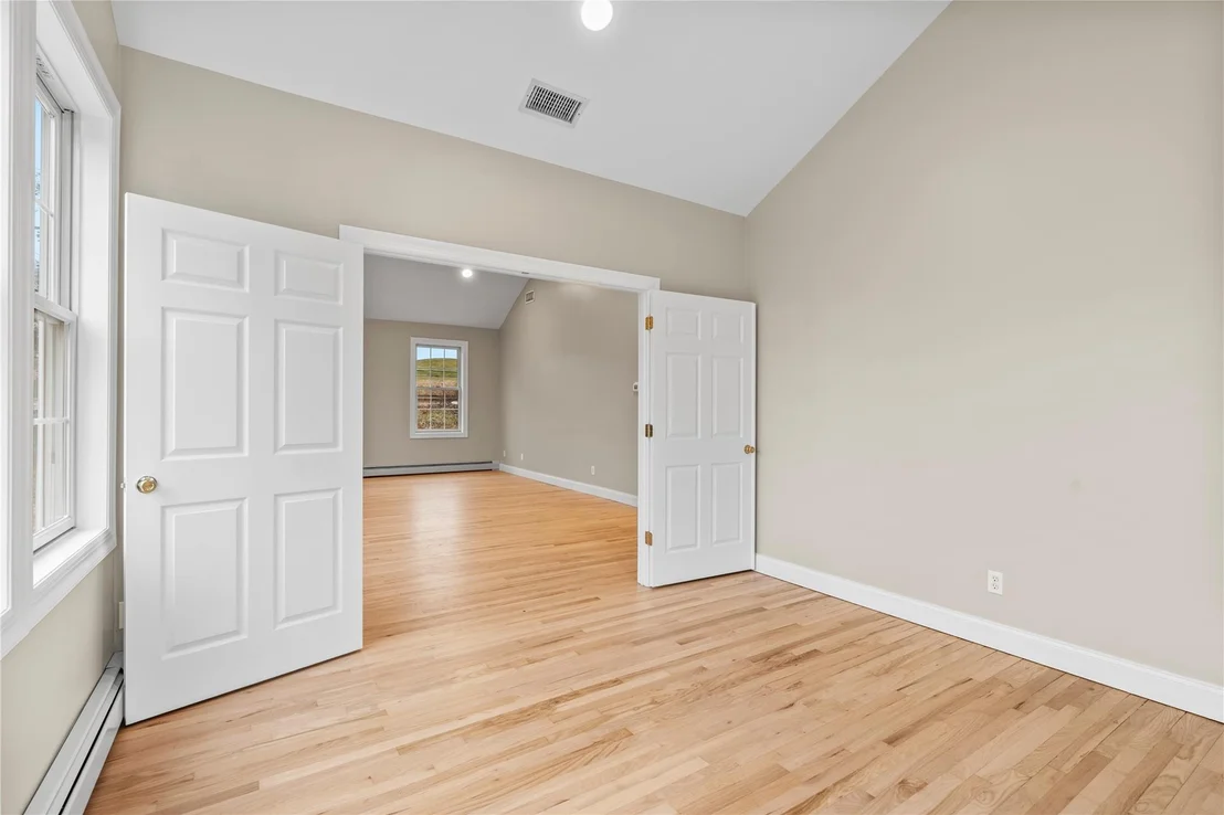 Photo of 160 Simpson Road
