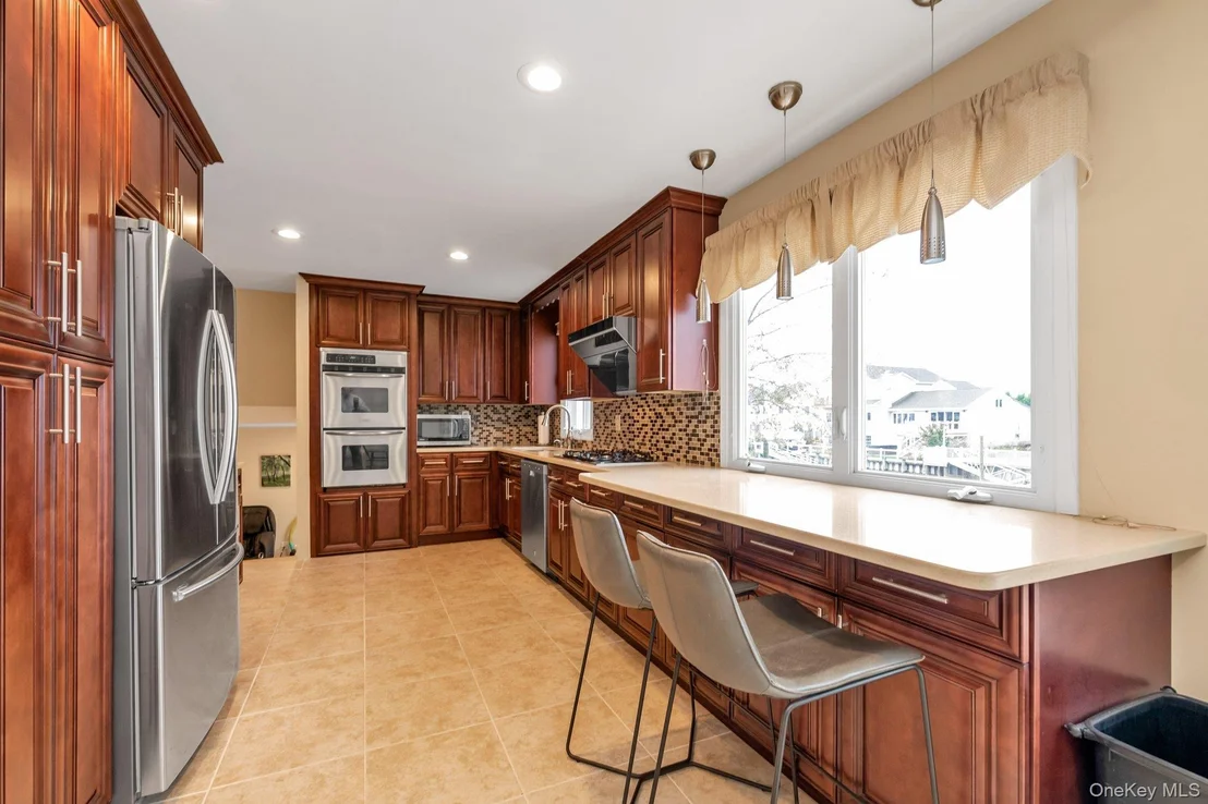 Photo of 2884 Bay Drive
