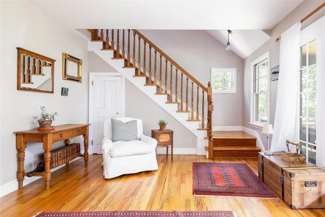 Photo of 2860 Pine Tree Road