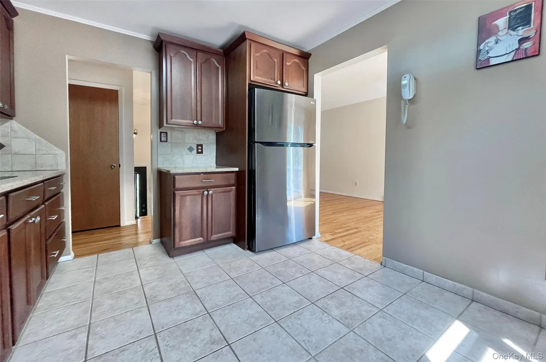 Photo of 554 High Street