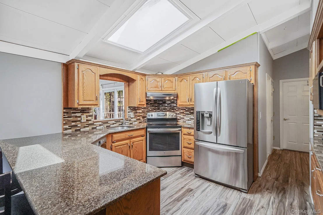 Photo of 7 Deepdale Drive